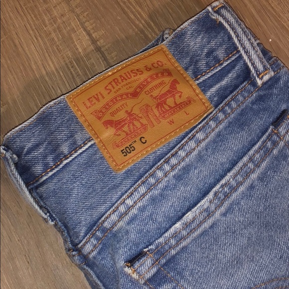 Levi’s cropped jeans - Picture 3 of 3